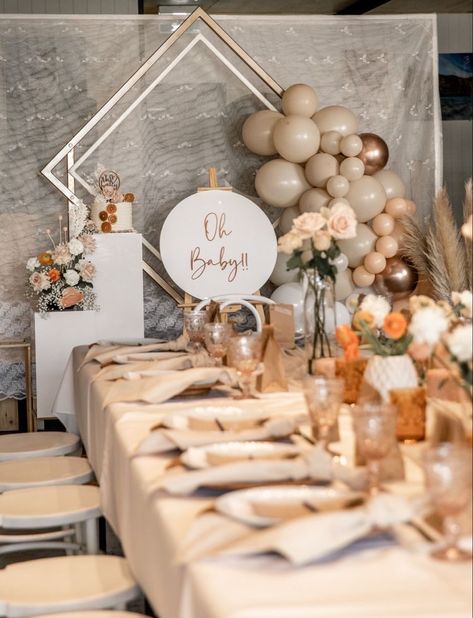 Neutral Birthday Table Decor, Boho Neutral Baby Shower Ideas, Earth Tones Baby Shower Ideas, Neutral Baby Shower Table Decor, Burnt Orange Baby Shower Ideas, Bear Baby Shower Table Decor, Terracotta Baby Shower Ideas, Baby Shower Neutral Decorations, Earth Tone Baby Shower Ideas