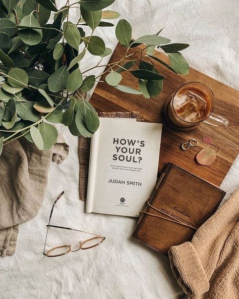 Judah Smith, Book Flatlay, Flat Lay Inspiration, Jesus Book, Book Photography Instagram, Flat Lay Photos, Bookstagram Inspiration, Book Instagram, Flat Lay Photography