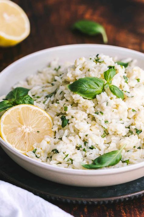 Savor the vibrant and zesty flavors of this lemon basil rice recipe. Featuring fresh basil, lemon juice, lemon zest, and fragrant jasmine rice, this delightful side dish complements nearly any meal. Quick and easy, it's ready in just under 25 minutes! Lemon Basil Rice, Basil Rice Recipe, Side Dish For Chicken, Basil Rice, Tomato Risotto, Recipe For Summer, Side Dishes For Chicken, Winter Foods, Gluten Free Sides