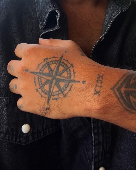 Hand tattoo, Compass tattoo, Tattoo for men Compass Hand Tattoo, Tattoo Ideas Males, Tattoo On Hand, Band Tattoos, Forearm Band Tattoos, Tattoo Hand, Chest Tattoo Men, Finger Tattoo, Hand Tattoos For Guys