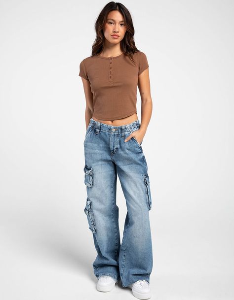 Jean Cargos, Cute Cargo Pants, Womens Cargo Pants, Cargo Denim Pants, Urban Outfitters Y2k, School Wishlist, Womens Cargo, Utility Design, Wwe T Shirts