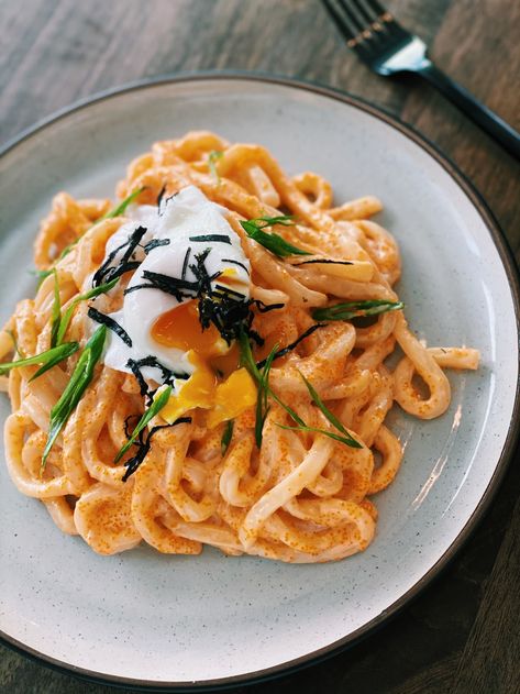 Japanese Creamy Masago Udon - Tiffy Cooks Creamy Udon, Tiffy Cooks, 15 Minute Dinners, Asian Noodle Recipes, Fusion Dishes, Easy Asian Recipes, Spicy Honey, Daily Recipes, Honey Garlic Chicken