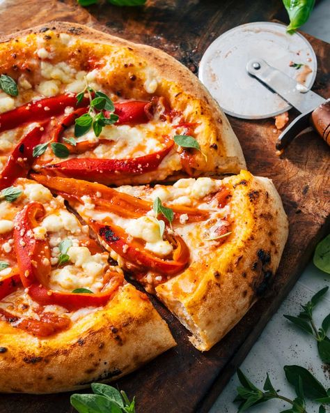 Essen, Pizza Night Ideas, Red Pepper Pizza, Bell Pepper Pizza, Feta Pizza, Pepper Pizza, A Couple Cooks, Best Pizza Dough, Turkey Pepperoni