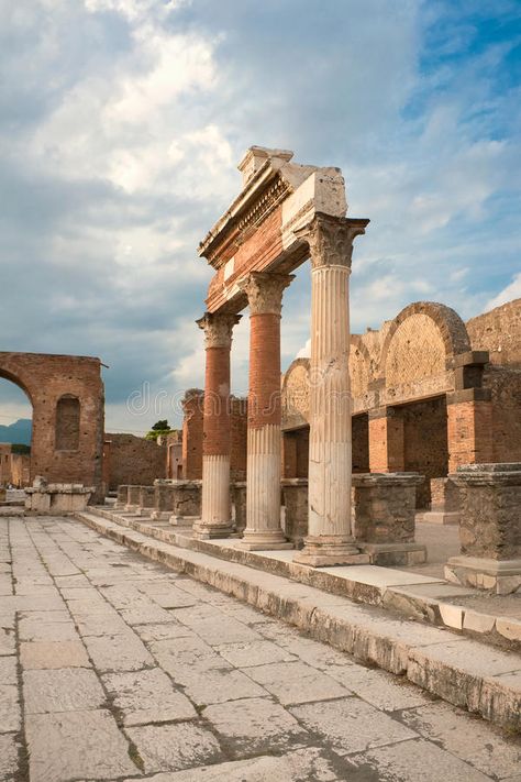 Ruins, Almafi Coast Italy, Pompei Italy, Pompeii Ruins, Pompeii Italy, Pompeii And Herculaneum, Luxor Egypt, Italy Aesthetic, Europe Tours