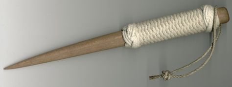 The Marlinespike (or 'hand fid' if wood)held the Most Favored Pirate Weapon status among those with mutiny on their mind. These nifty picks made of steel, wood, or bone were essential in the various jobs involving ropes and lines, but somebody with crabs in their breeches would inevitably grab one and try to be mean about who's in charge, when do we get paid, and such. Marlin Spike, Bushcraft Kit, Push Dagger, Ditty Bag, Traditional Archery, Mermaid Aesthetic, Paracord Projects, Rope Cord, Steel Wood