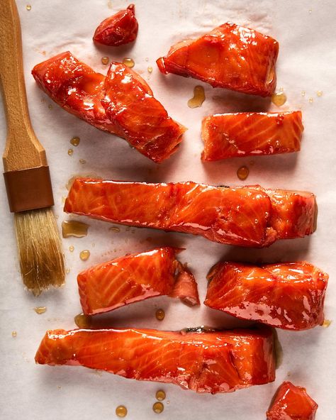 Salmon Candy Recipe, Smoked Salmon Candy Recipe, Candied Salmon Recipe, Candied Salmon, Salmon Candy, Maple Syrup Salmon, Smoky Salmon, Best Smoked Salmon, Bbq Salmon