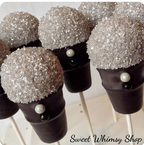 Microphones Cake Pops Microphone Cake Pops, Kids Disco Party, Disco Theme Parties, Microphone Cake, Michael Jackson Party, Hip Hop Birthday Party, Cake Pops Ideas, Disco Cake, Disco Theme Party