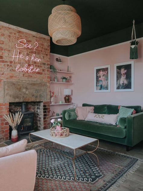 Living Room Design Green, Blush Living Room, Green Couch Living Room, Funky Living Rooms, Colourful Living Room Decor, Art Deco Living Room, Gold Living Room, Pink Living Room, Colourful Living Room