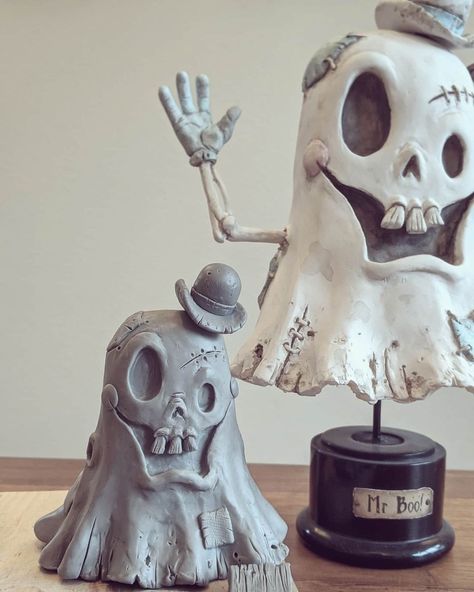 @pickledcircus • Instagram photos and videos Halloween Figures Diy, Clay Monster, Monster Clay, Sculpting Ideas, Clay Halloween, Clay Monsters, Halloween Creatures, Circus Characters, Halloween Figures