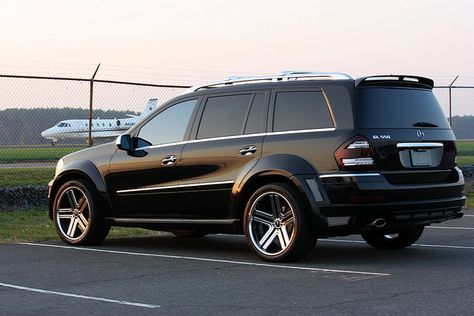 mercedes gl550 | Mercedes GL550 | Flickr - Photo Sharing! Mercedes Jeep, Mercedes Gl450, Mercedes Benz Suv, Benz Suv, Mercedes Gl, Outdoor Survival Gear, Mercedes Benz Gl, Hummer Cars, Mercedes Benz Classic