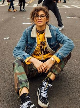 Girly Winter Outfits, Mode Zendaya, Girly Winter, Estilo Zendaya, Tomboy Stil, Lesbian Outfits, Estilo Tomboy, Androgynous Outfits, Zendaya Outfits