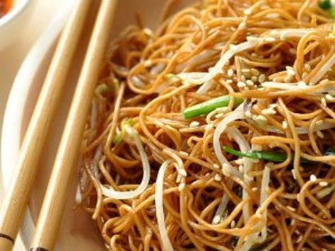 Hong Kong Fried Noodles | School of Wok Recetas Salvadorenas, Fried Noodles, Instant Noodle, Chow Mein, Noodle Dishes, Asian Cooking, Noodle Recipes, Asian Dishes, Digestive System