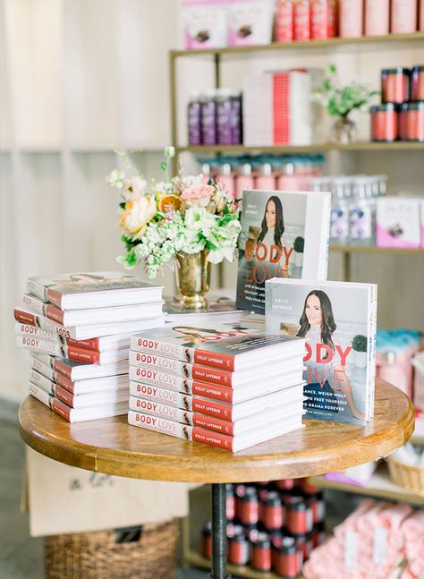 Book Launch Party Ideas Decor Style, Book Signing Event Ideas Author, Book Signing Event Aesthetic, Book Signing Table Ideas Author, Book Release Party Ideas, Book Signing Event Ideas, Wellness Event Ideas, Book Launch Party Ideas Decor, Book Signing Table