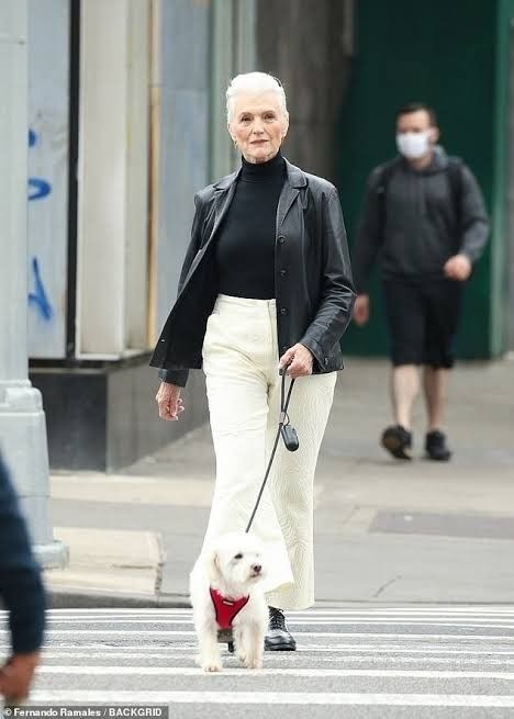 Maye Musk, Model Look, Daily Mail, York City, New York City, Normcore, Walking, New York, Celebrities