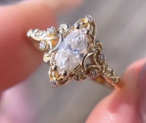 Engagement Ring Moon, Vintage Engagement Rings Silver, Fairytale Engagement Rings, Engagement Rings Silver, Pretty Wedding Rings, Fairy Tale Jewelry, Cowgirl Wedding, Pretty Engagement Rings, Dream Wedding Ring