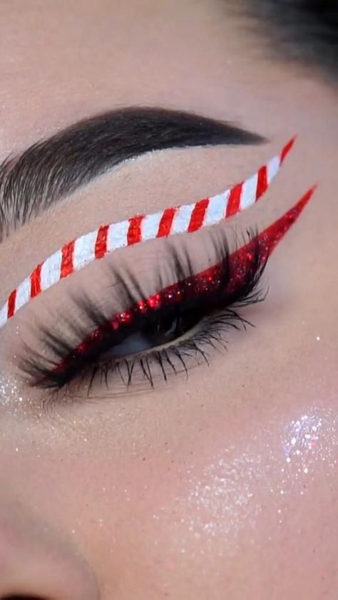 Holiday Eye Makeup, Christmas Makeup Tutorial, Seasonal Makeup, Xmas Makeup, Christmas Eyeshadow, Christmas Eye Makeup, Vampire Bride, Christmas Makeup Look, Holiday Makeup Looks