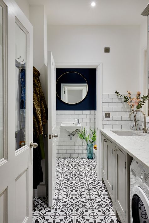 21 Cleverly Designed Laundry/Bathroom Combinations | Houzz AU Bathroom Combinations, Closet Laundry Room Organization, Bath Laundry Combo, Bathroom And Laundry Room Combo, Combined Laundry And Bathroom, Laundry Room Bathroom Combo, Laundry Bathroom Combo, Utility Room Ideas, Laundry Room Paint Color