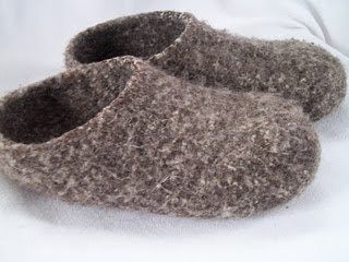 . Felted Slippers Pattern, Knitting Slippers, Felt Slippers, Knitted Slippers Pattern, Felt Shoes, Crochet Socks, Felted Slippers, Wool Slippers, Slippers Pattern