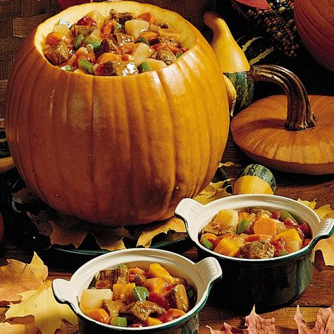 Canh Chua, Pumpkin Stew, Beef Stew Meat, Halloween Recipes, Stew Recipes, Types Of Food, Pumpkin Recipes, A Pumpkin, Soup And Salad