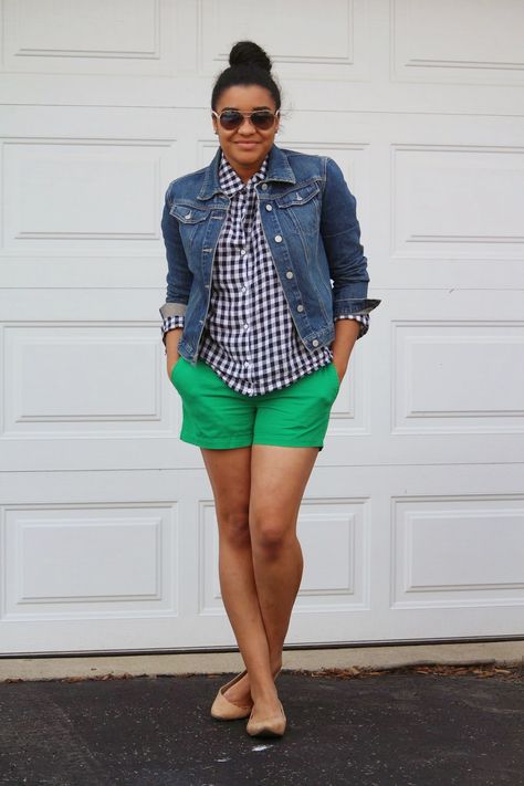 gingham. denim jacket. green shorts. kelly green. preppy #ootd Green Shorts Outfit Summer, Kelly Green Pants, Green Shorts Outfit, Kelly Green Dress, Preppy Ootd, Green Pants Outfit, Kelly Green Dresses, Summer Shorts Outfits, Shorts Outfits Women