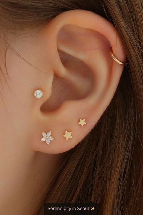 Ušný Piercing, Conch Ring, Cool Ear Piercings, Pretty Ear Piercings, Cute Ear Piercings, Geode Earrings, Bar Stud Earrings, Lobe Piercing, Tiny Star