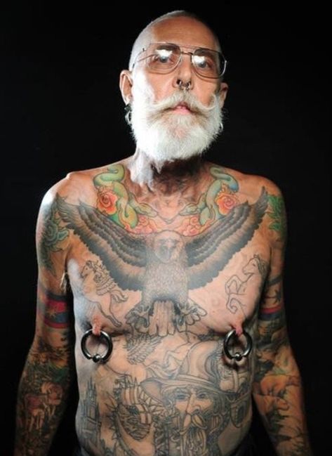 hombre de edad avanzada con tatuajes en todo el cuerpo y perforación en los pezones Images Pop Art, Tattoo Quotes For Men, Tattoo Trend, Tattoos For Black Skin, Old Tattoos, Badass Tattoos, Best Sleeve Tattoos, Name Tattoos, Tattoo Sleeve Men