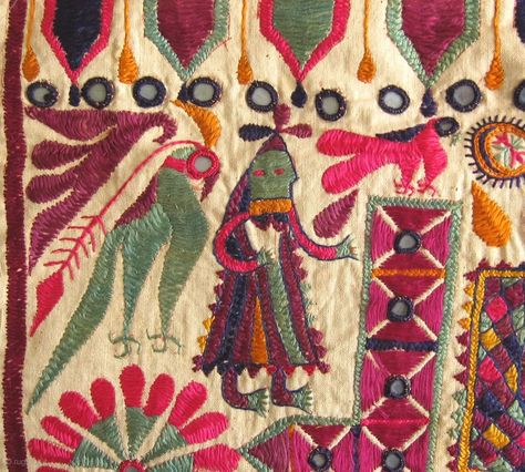 Legacy of Handcrafted Textiles in India Medieval Embroidery, Embroidery Quilt, India Textiles, Medieval Party, Antique Folk Art, Traditional Embroidery, Interesting Stories, Elegant Embroidery, Textile Pattern