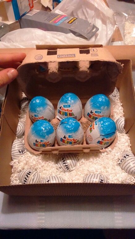 Easter gift - kinder sorpresa - made this for my boyfriend this easter 😍 he hasn't open it yet but I'm sure he's going to love it! Easter Bf Gifts, Easter Gift Ideas For Boyfriend, Easter Gift For Boyfriend, Easter Gifts For Boyfriend, Small Gifts For Boyfriend, Bf Gifts, Surprise Egg, Gift Inspo, Boyfriend Diy