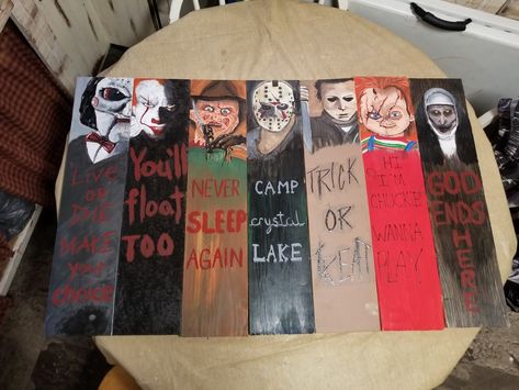 Horror Movie Signs, Wood Pallet Diy, Arte Hippy, Halloween Signs Diy, Horror Crafts, Art Mini Toile, Horror Room, Horror Artwork, Horror Decor