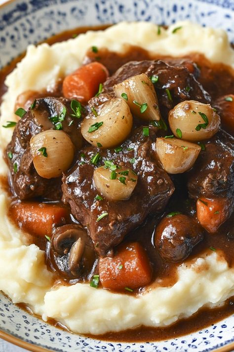 Gluten Free Beef Bourguignon, French Short Ribs, Fancy French Dinner Recipes, Beef Bourguignon Stovetop, Boeuf Bourguignon Recipe, Lamb Bourguignon, Unique Dinner Recipes Creative, European Dinner Recipes, Julia Childs Beef Bourguignon