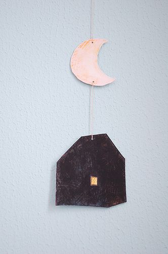 house and moon Deco Nature, Little Houses, Diy Crafts For Kids, Diy Paper, Diy For Kids, Paper Art, Art For Kids, Advent, To Play