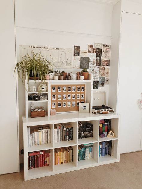 Decorating Cube Shelves In Living Room, Cube Organizer Ideas Bedroom, Cube Shelf Decor, Cube Shelf, Paper Cube, Shelf Cover, Decorating Bookshelves, Cube Shelves, Cube Organizer