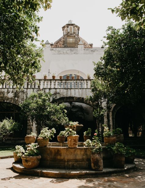 One Couple's Chic Wedding at a Hacienda Outside of Mexico City Oaxaca Wedding, Mexico City Wedding, Latin Wedding, Mexico Wedding Venue, Hacienda Wedding, Making A Wedding Dress, Spanish Wedding, Beach Wedding Decorations, Mexican Wedding