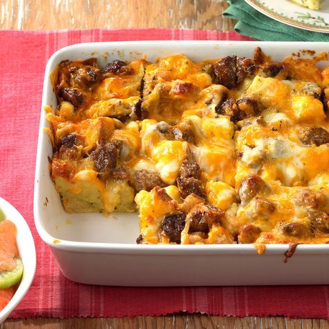 Italian Sausage Egg Bake Casserole With Egg Noodles, Easter Casserole, Italian Sausage Casserole, Sausage Egg Bake, Strata Recipes, Baked Eggs Recipe, Brunch Casserole, Egg Bake, Sausage Casserole