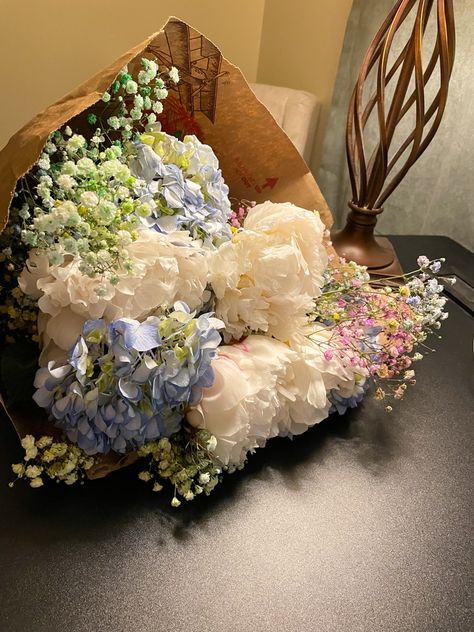 Hydrangeas Bouquet Aesthetic, Hydrangea Flowers Bouquet, Bouquet Of Flowers Peonies, Peonies Roses And Hydrangeas Bouquet, Hydrangea Baby Breath Bouquet, Hydragena Bouquet Aesthetic, Peonies And Hydrangeas Bouquet, Hydrangea And Baby Breath Bouquet, Flower Bouquet Peonies