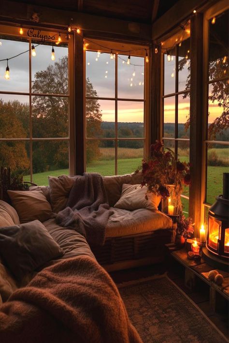 Cozy Country Living Room, Comfy Cottage, Cozy Rooms, Cozy Life, 2024 Goals, Christmas Apartment, Dream Life House, Reading Nooks, Dream House Rooms