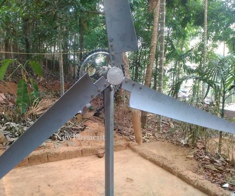 Wind Turbine Diy, Diy Wind Turbine, Small Wind Turbine, Diy Generator, Free Energy Projects, Wind Turbine Generator, Energy Tips, Solar Power Diy, Homestead Living