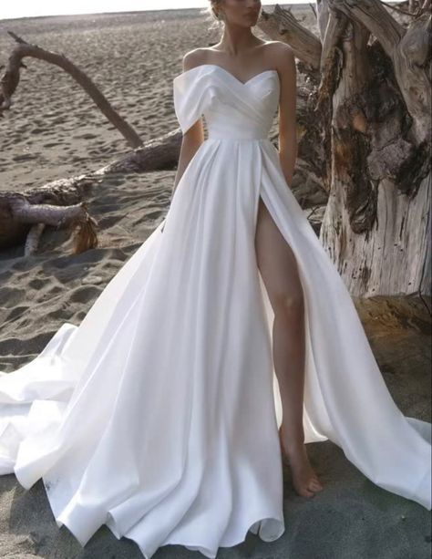 Casual White Wedding Dress, Split Wedding Dress, Long Gown For Wedding, Simple Bridal Gowns, Simple Bride, Satin Wedding Gown, Long Train Wedding Dress, Wedding Dress Fabrics, Wedding Boho