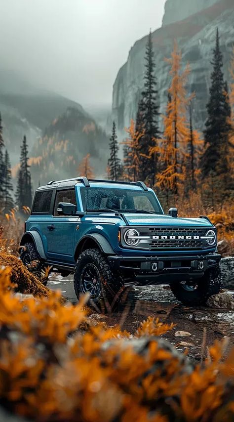 Off Road Bronco, Ford Bronco Interior Ideas, Blue Ford Bronco Aesthetic, 2 Door Ford Bronco, Bronco Photoshoot Ideas, Ford Bronco New, Ford Bronco Wallpaper Iphone, Bronco Ford Aesthetic, Light Blue Bronco