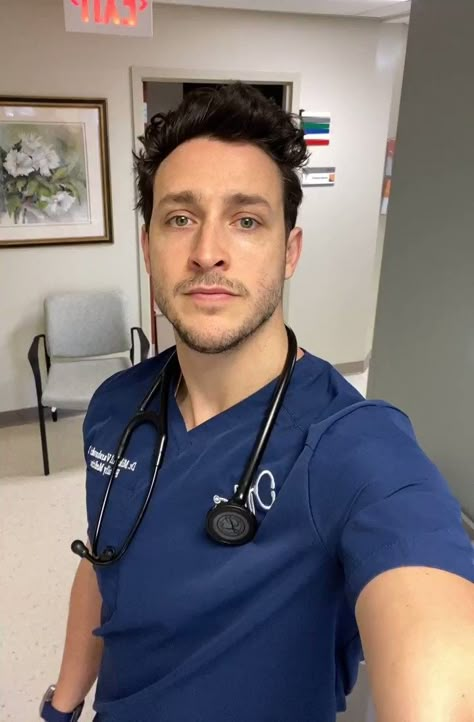 Handsome Doctor Men, Hot Doctor Male Aesthetic, Male Doctor Aesthetic, Male Nurse Aesthetic, Doctor Selfie, Doctor Mike Varshavski, Mikhail Varshavski, Dr Mike Varshavski, Mike Varshavski