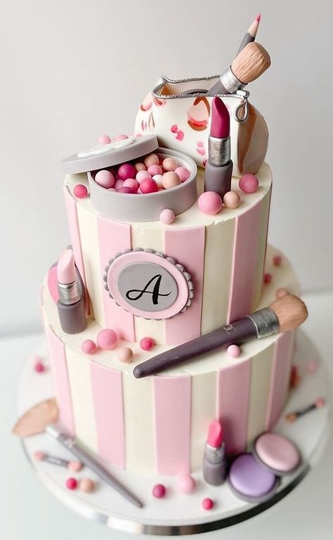 Make Up Torte, Pink Birthday Cake Ideas, Barbie Themed Cake, Makeup Birthday Cakes, Pink Birthday Cake, Barbie Birthday Cake, Birthday Cakes For Teens, Girly Cakes, Make Up Cake