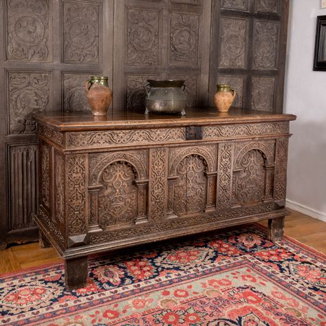 Elizabeth I oak carved chest of the finest quality. The front with three applied arcaded panels enriched with S-scroll and leafy spandrels with ornate renaissance decoration within with birds and urns with typical Exeter known strapwork. This chest is in perfect untouched condition. Ethnic Furniture, Turkish Furniture, Medieval Furniture, White Furniture Living Room, Vintage Interior Design, Best Outdoor Furniture, Indian Furniture, Carved Furniture, Wood Carving Patterns