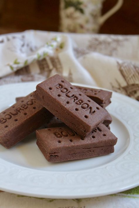 Bourbon Biscuit recipe biscuits cookies Bourbon Biscuit, English Biscuits, British Chocolate, Bourbon Biscuits, British Biscuits, Bourbon Cream, Biscuit Sandwich, Cream Biscuits, Tea Biscuits