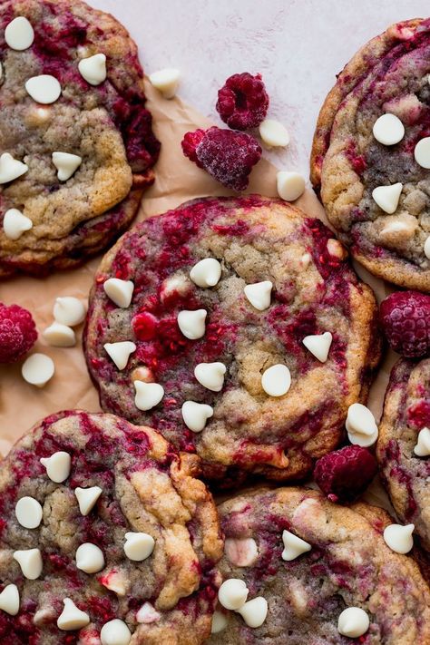 Raspberry White Chocolate Cookies, Raspberry White Chocolate, Frozen Raspberries, Raspberry Cookies, White Chocolate Cookies, Baking Sweets, Easy Baking Recipes, White Chocolate Chips, Chocolate Cookies