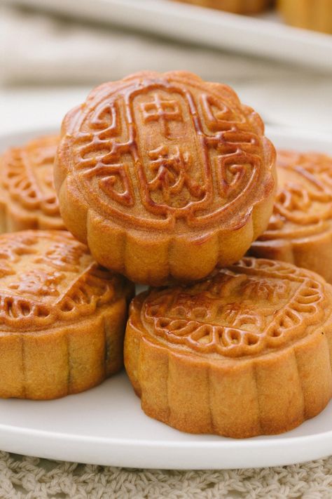 What is Mooncake and 15 Easy Mooncake Recipes Mooncakes Aesthetic, Savory Mooncake, Easy Mooncake, Easy Mooncake Recipe, Mooncake Filling, Plant Based Pancakes, Chinese Pastry, Chinese Desserts, Mooncake Recipe