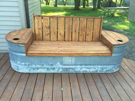 Horse water tank now bench - so cute - would hinge the seat so you could make it a cooler or storage underneath... Galvanized Stock Tank, Rustic Furniture Design, Woodworking Bench, Garden Bench, Pallet Projects, Art Furniture, Outdoor Projects, Pallet Furniture, Rustic Furniture