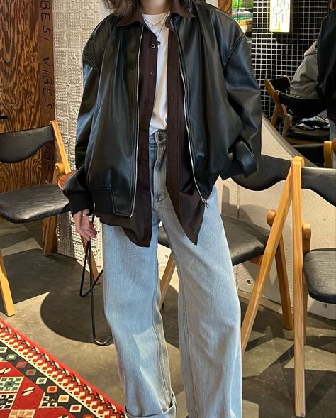 Black Jacket Outfit, Black Leather Jacket Outfit, Jacket Outfit Women, Blue Jean Outfits, Leather Jacket Outfits, Looks Chic, 가을 패션, Zulu, Black Leather Jacket