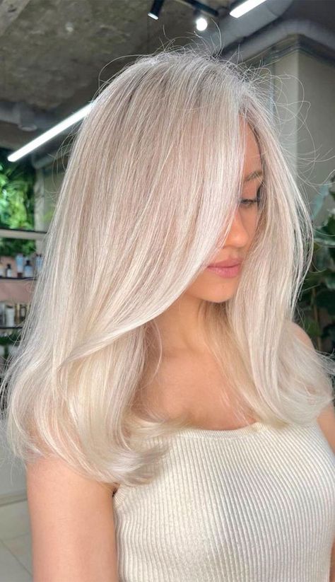 light blonde hair, blonde hair color, blonde hair color trends 2022, low maintenance blonde, honey blonde, strawberry blonde Balayage, White Hair Highlights, Honey Blonde Balayage, Cute Blonde Hair, Perfect Blonde Hair, Summer Blonde Hair, Cute Blonde, Icy Blonde Hair, Cool Blonde Hair