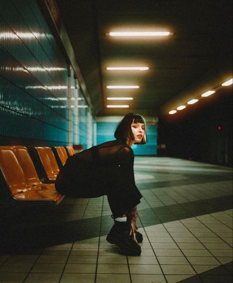 Night Photography Portrait, City Fashion Photography, Night Street Photography, Techno Style, Street Photography Portrait, City Shoot, Night Portrait, Subway Station, Street Portrait