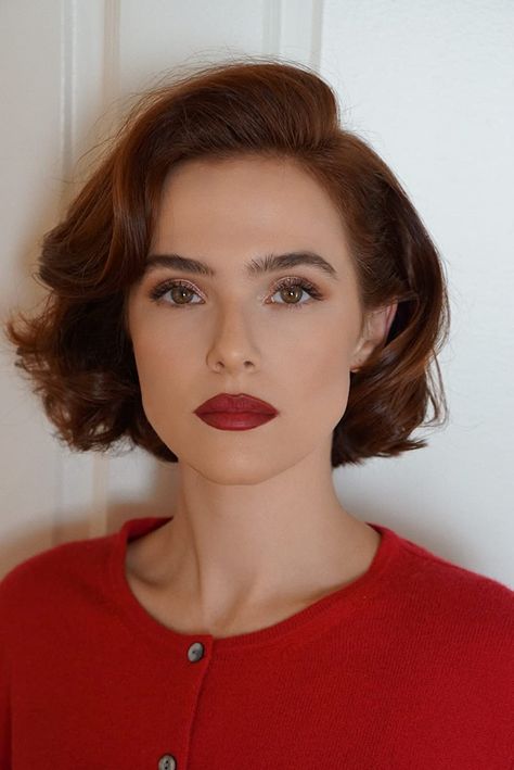 Short Hair Red Lips, Best Bob Haircuts, Smink Inspiration, Hair Haircuts, Penteado Cabelo Curto, Nc Wedding, Bob Haircut, Haircut Ideas, Vintage Hairstyles